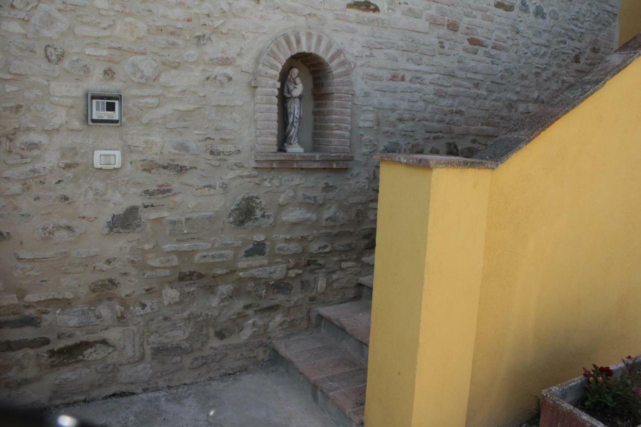 Appartamento Della Pia Bevagna Luaran gambar
