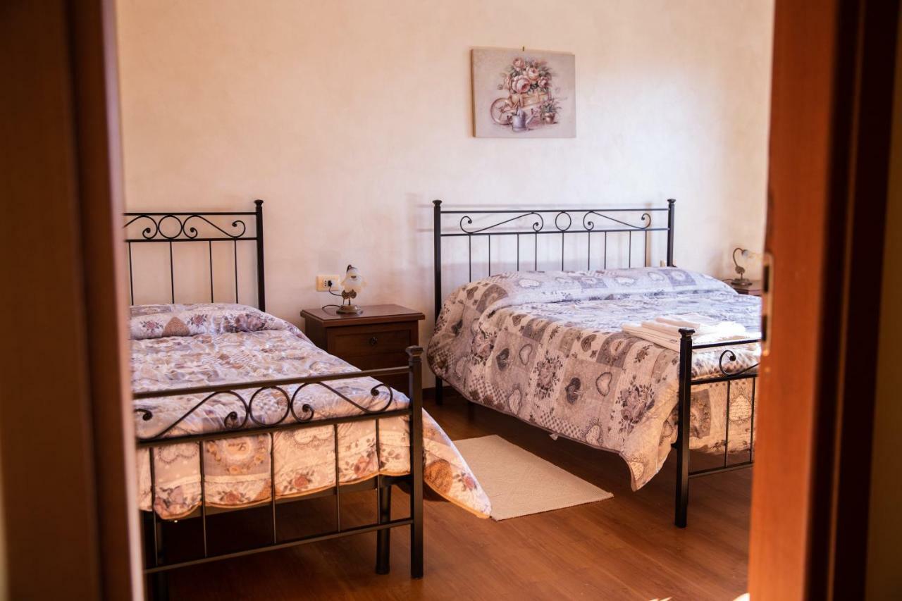 Appartamento Della Pia Bevagna Luaran gambar